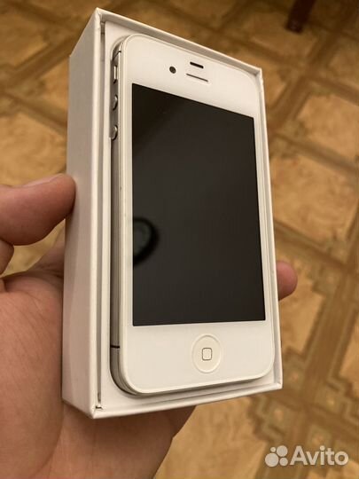 Телефон iPhone 4s