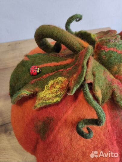 Домик лежанка для кошки в форме тыквы