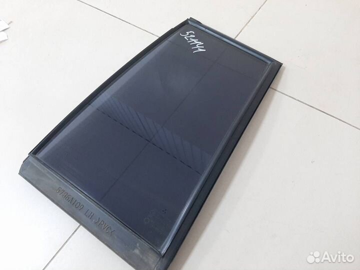 Стекло двери задней левой форточка Mitsubishi Paje