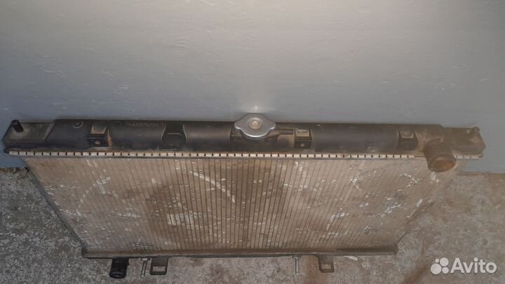 Радиатор ниссан р12 2литра