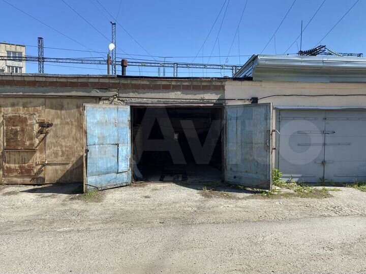 Гараж, > 30 м²