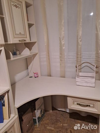 Письменный стол