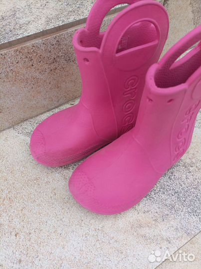 Резиновые сапоги для девочки crocs 28