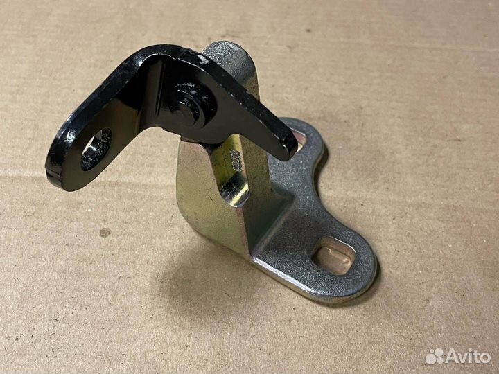 Петля двери задней левой Tesla Model Y 2021