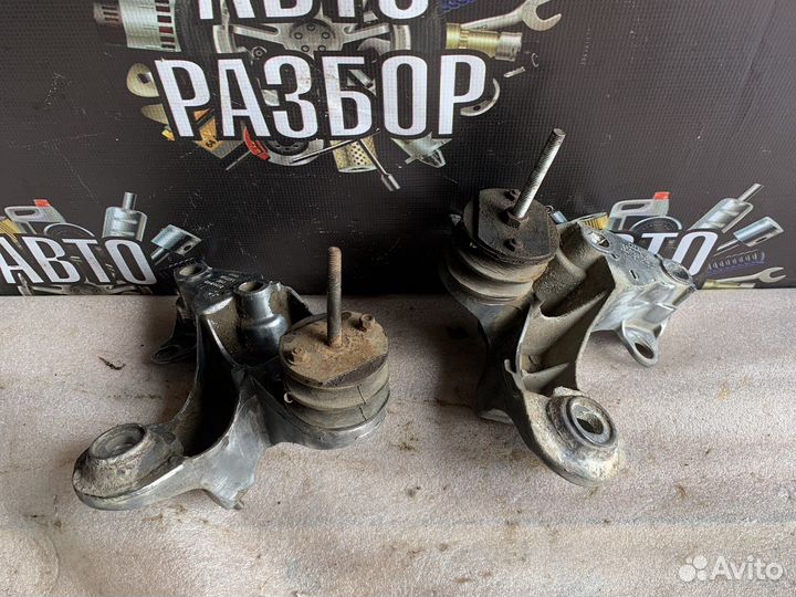 Volkswagen passat b5 кронштейн опора двигателя