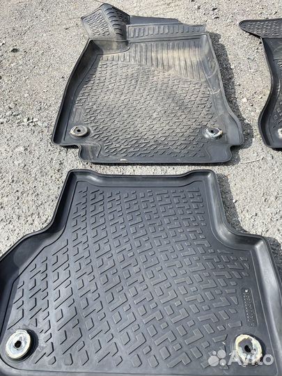 Комплект резиновых ковриков на audi А4 В9