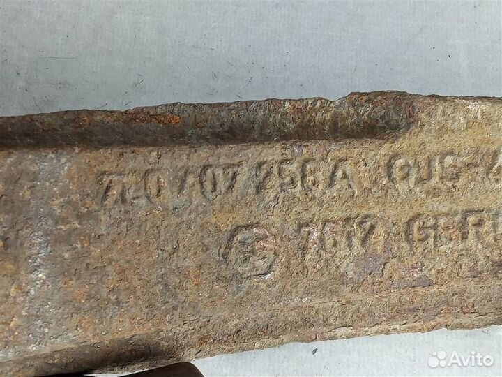 Кулак поворотный передний правый Audi Q7 4L (200