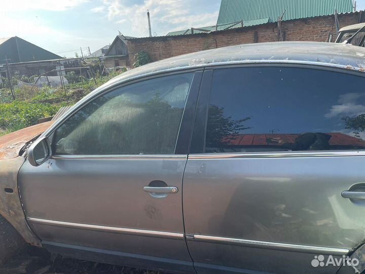 Volkswagen Passat 1.8 AT, 2001, битый, 35 000 км