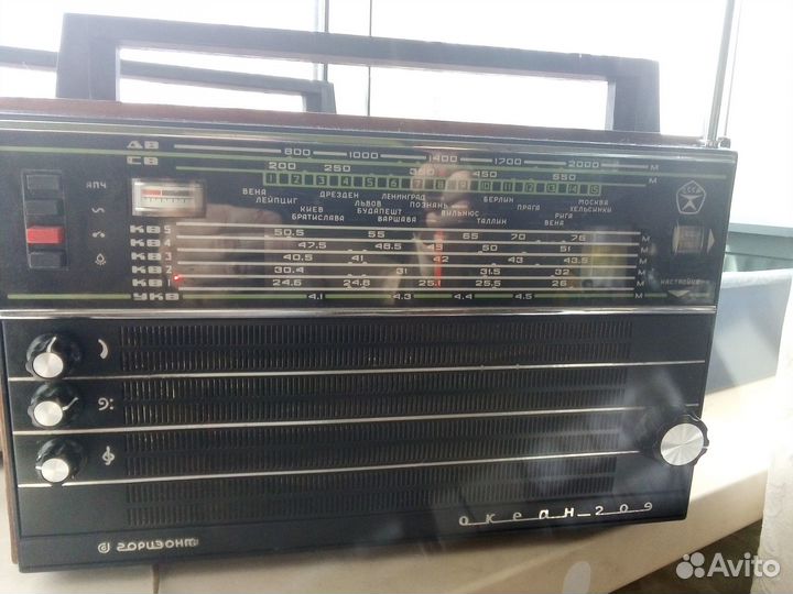 Радиоприёмник Океан 209 есть фм и кабель сети