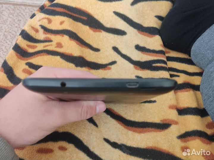 Планшет supra