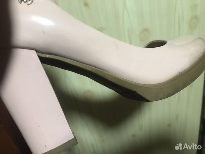 Туфли лаковые пудра