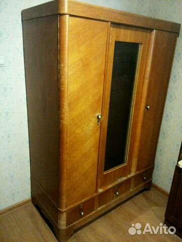 Старинный шкаф шифоньер под одежду. Раритет