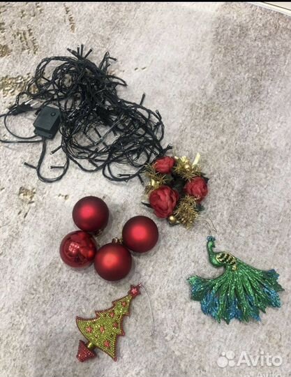 Ёлка искусственная,венок новогодний, шары