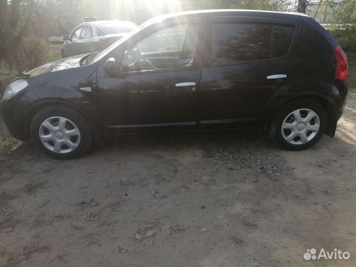 Renault Sandero 1.6 МТ, 2012, 300 000 км