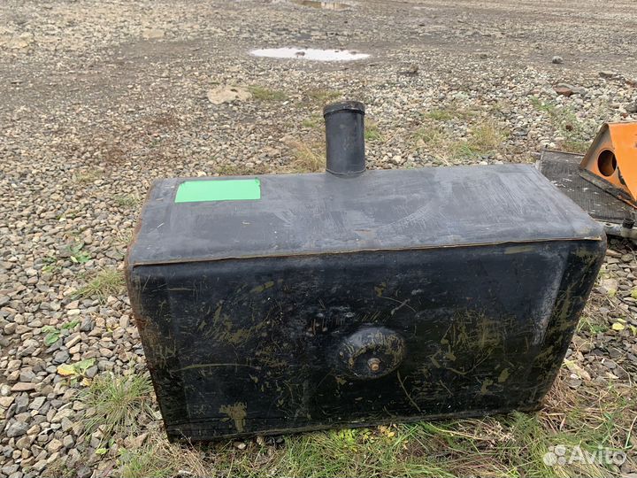 Топлывный бак на 250л
