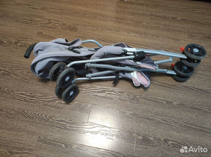 Прогулочная коляска трость