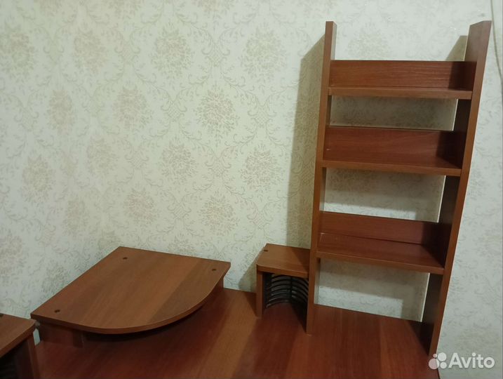 Компьютерный стол угловой