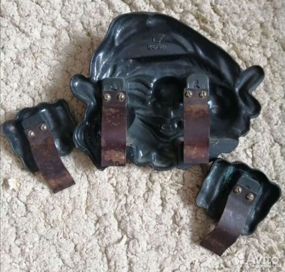 На зеркало гном