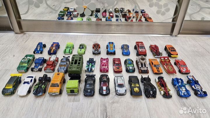 Hot wheels машинки