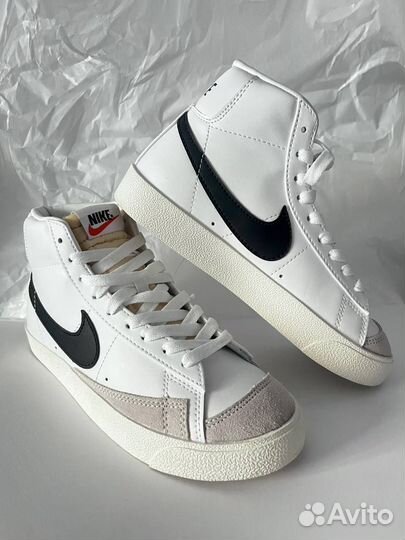 Кроссовки Nike Blazer Mid '77 Vintage 'White Black