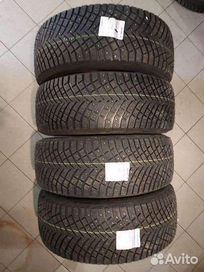 Michelin X-Ice North 4 SUV 275/50 R22 115T