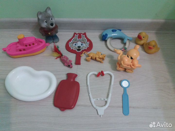 Штампы,пирамидка и другие игрушки