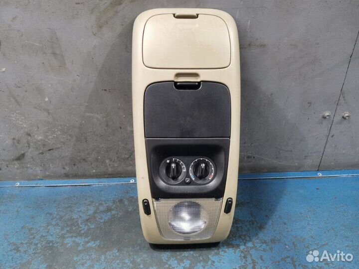 Плафон салона Ford Explorer 4 U251