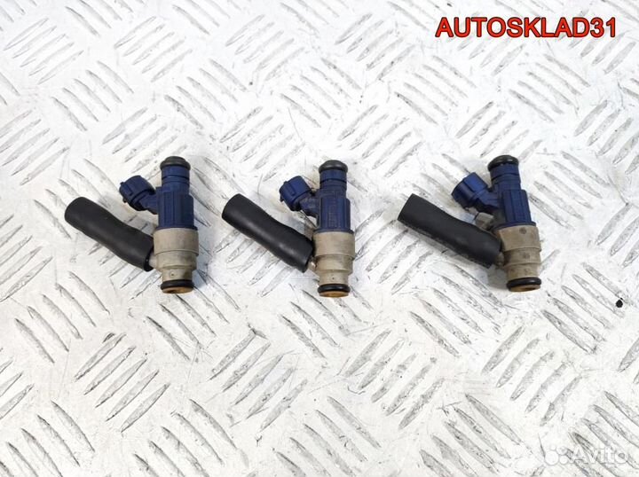 Форсунка инжекторная VW Golf 4 2,0 AZJ 06A906031AC