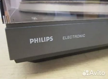 Виниловый проигрыватель Philips 677