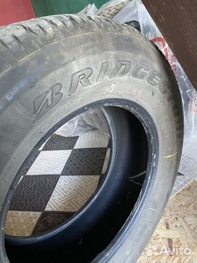 Bridgestone Dueler A/T 693 III 265/65 R17
