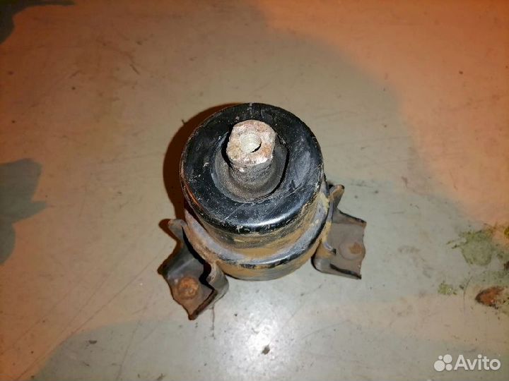 Опора двигателя (подушка двс) передняя 12361-20100