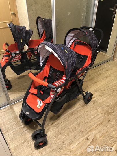 Коляска двухместная прогулочная