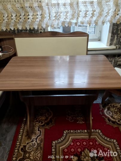 Кухонный стол