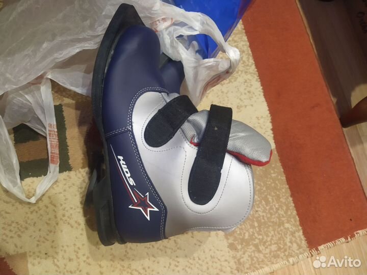 Лыжные ботинки