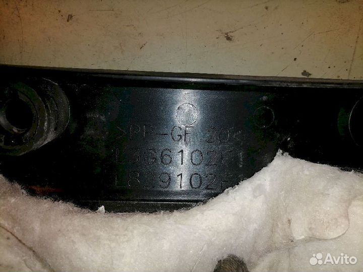 Декоративная крышка двс L3G6102F1 Mazda Atenza6 GG