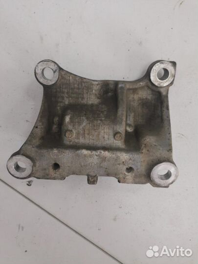 Кронштейн двигателя Honda Civic седан R18A2 2008