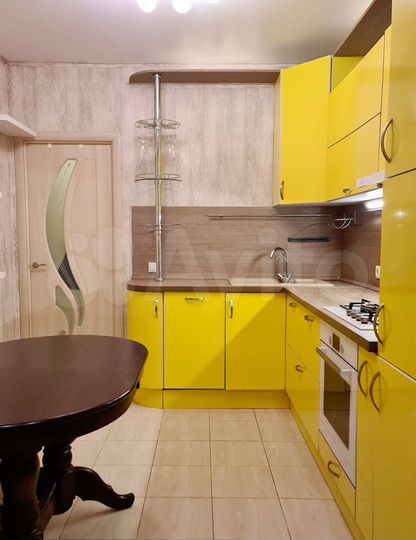 2-к. квартира, 50 м², 3/3 эт.