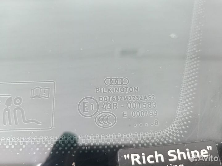 Стекло заднее правое (форточка) Audi A3 8P