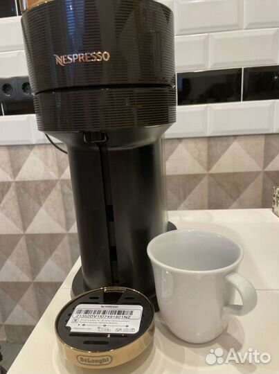 Капсульная кофеварка Nespresso NV120 + капсулы