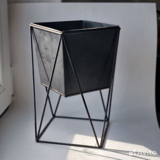 Кашпо горшок для цветов