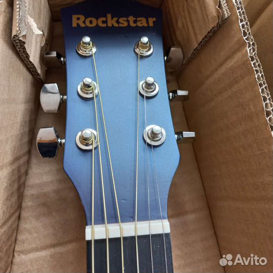 Акустическая гитара