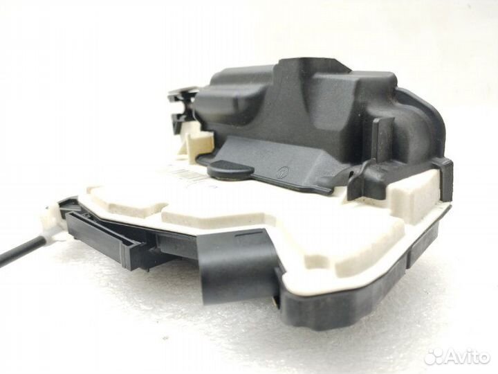 Замок двери задний правый Volkswagen Tiguan 1 2.0