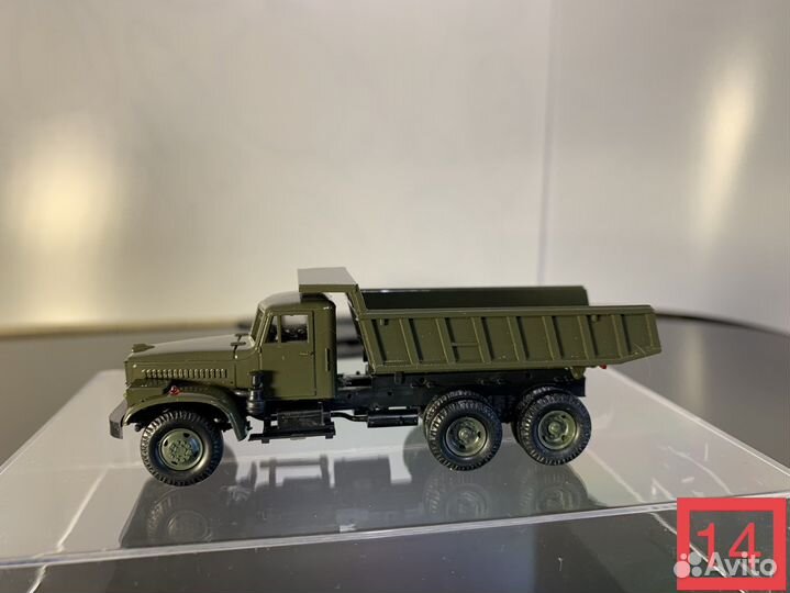 Модель грузовика краз