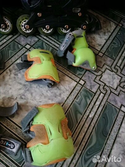 Роликовые коньки