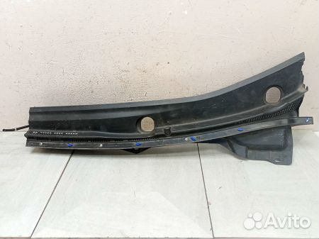 Водосток лобового стекла (жабо)