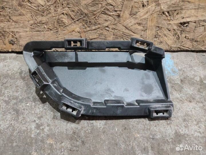 Накладка бампера задняя правая Genesis G70 седан