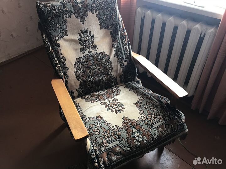 Стол обеденный полированный, журнальный стол