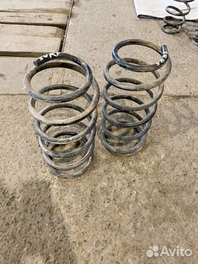 Пружины передние Toyota Hilux Surf 130