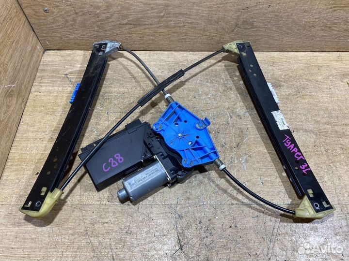 Стеклоподъемник задний левый VW Touareg GP C88