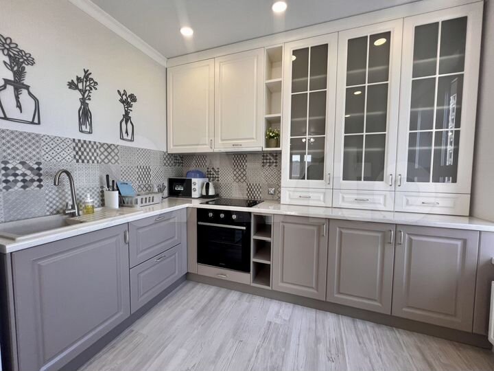 2-к. квартира, 52 м², 16/25 эт.